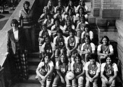 1970 Woman's V-ball Team